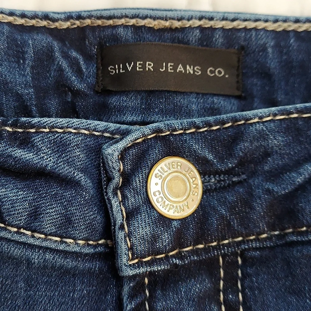 Silver Jeans Elyse Curvy Fit Blue Denim Mid Rise Jean Shorts Size W32 Like New